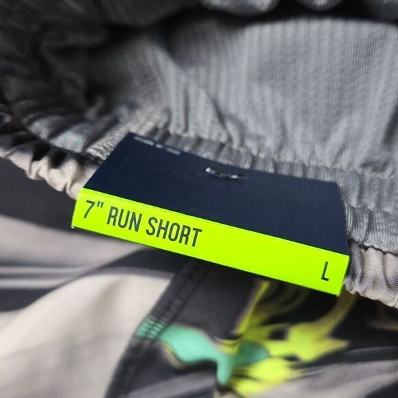 DSG 7" RUN SHORT SHORTS, SIZE LARGE - NEW - Picture 8 of 9
